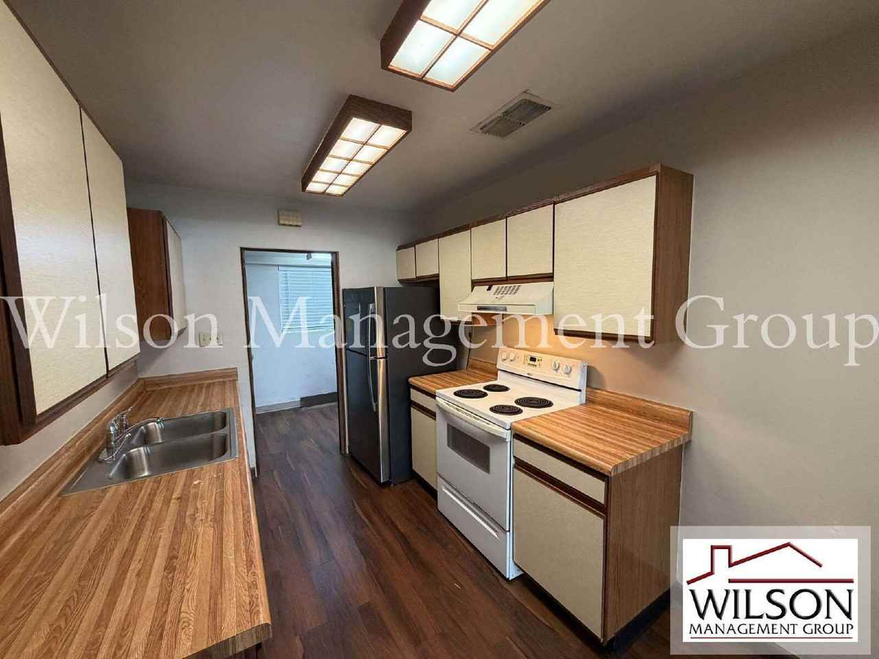 3215 N Orange Ave - Photo 7 of 14