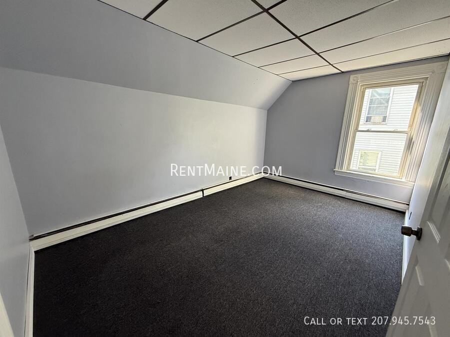 31 Stillwater Ave #4 - Photo 4 of 7