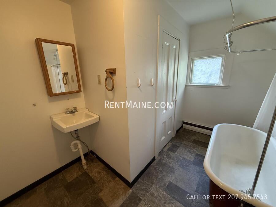 31 Stillwater Ave #4 - Photo 6 of 7