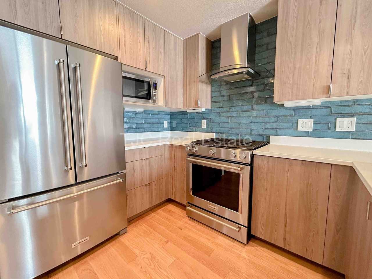 4919 Lowell Blvd - Photo 4 of 18