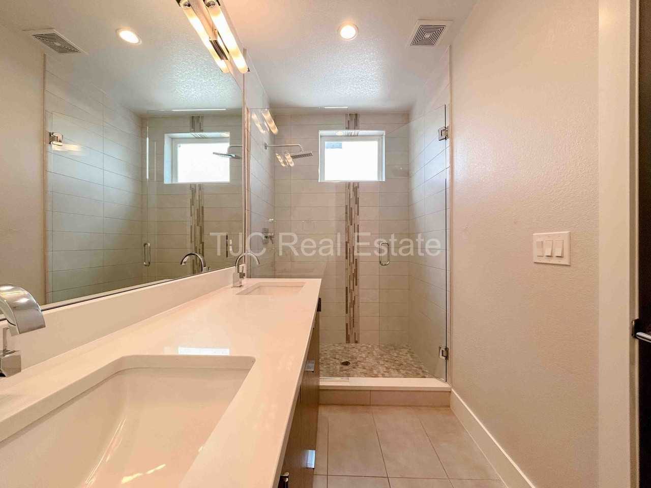 4919 Lowell Blvd - Photo 5 of 18