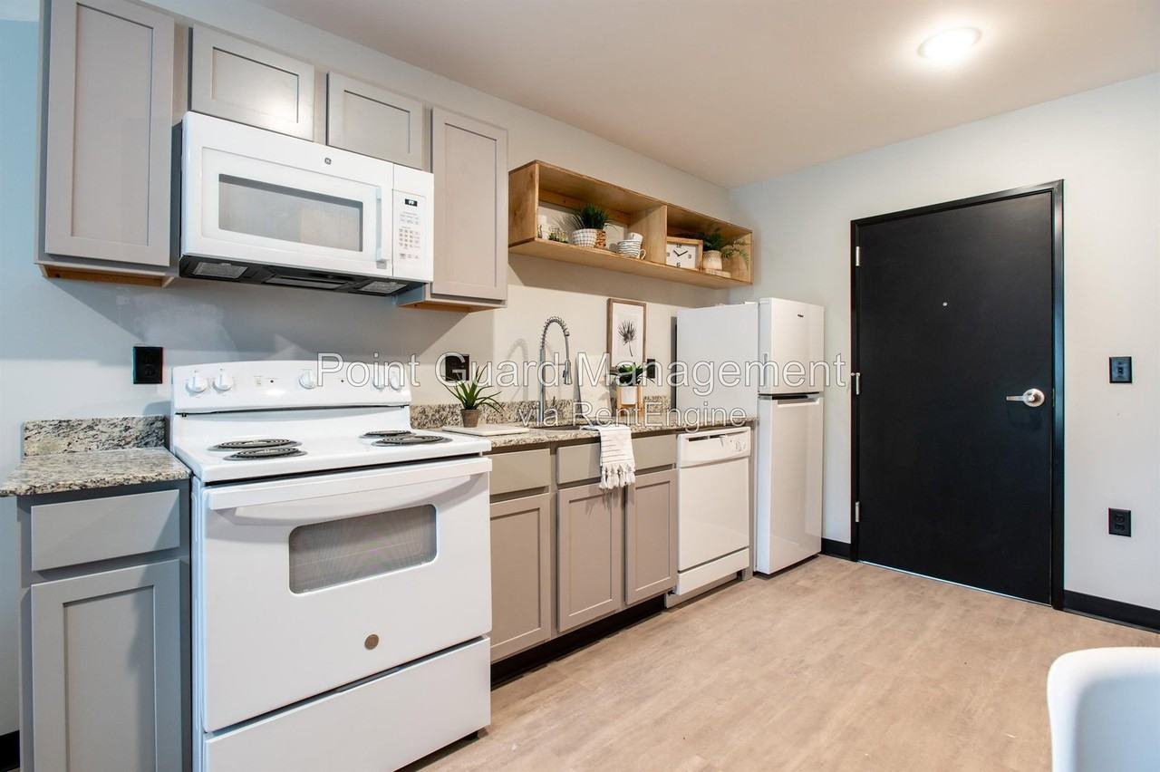 1711 N Vassar Ave #309