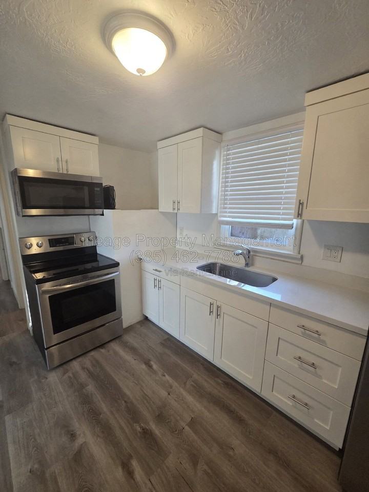 759 E Scott Ave - Photo 2 of 10