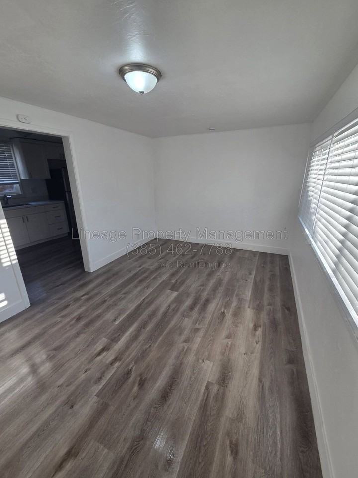 759 E Scott Ave - Photo 4 of 10