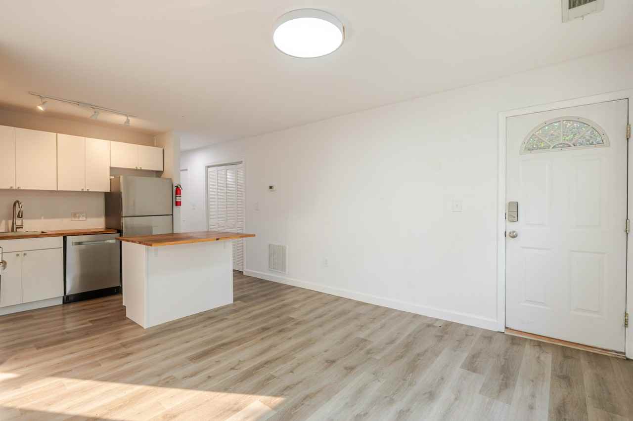 1208 16th St Ne #3 - Photo 4 of 25