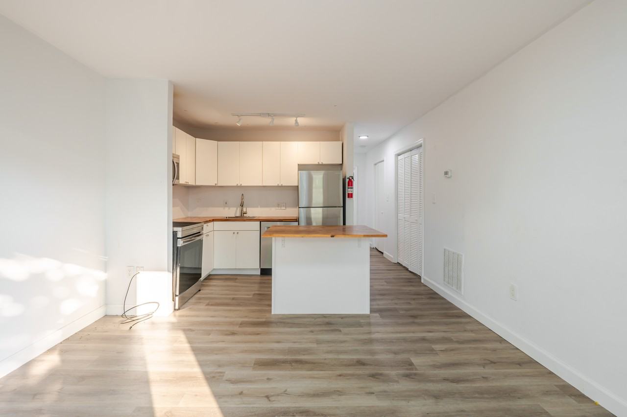 1208 16th St Ne #3 - Photo 5 of 25