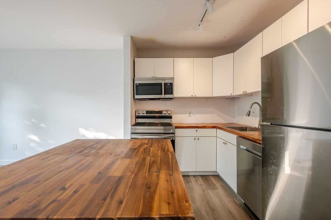 1208 16th St Ne #3 - Photo 7 of 25