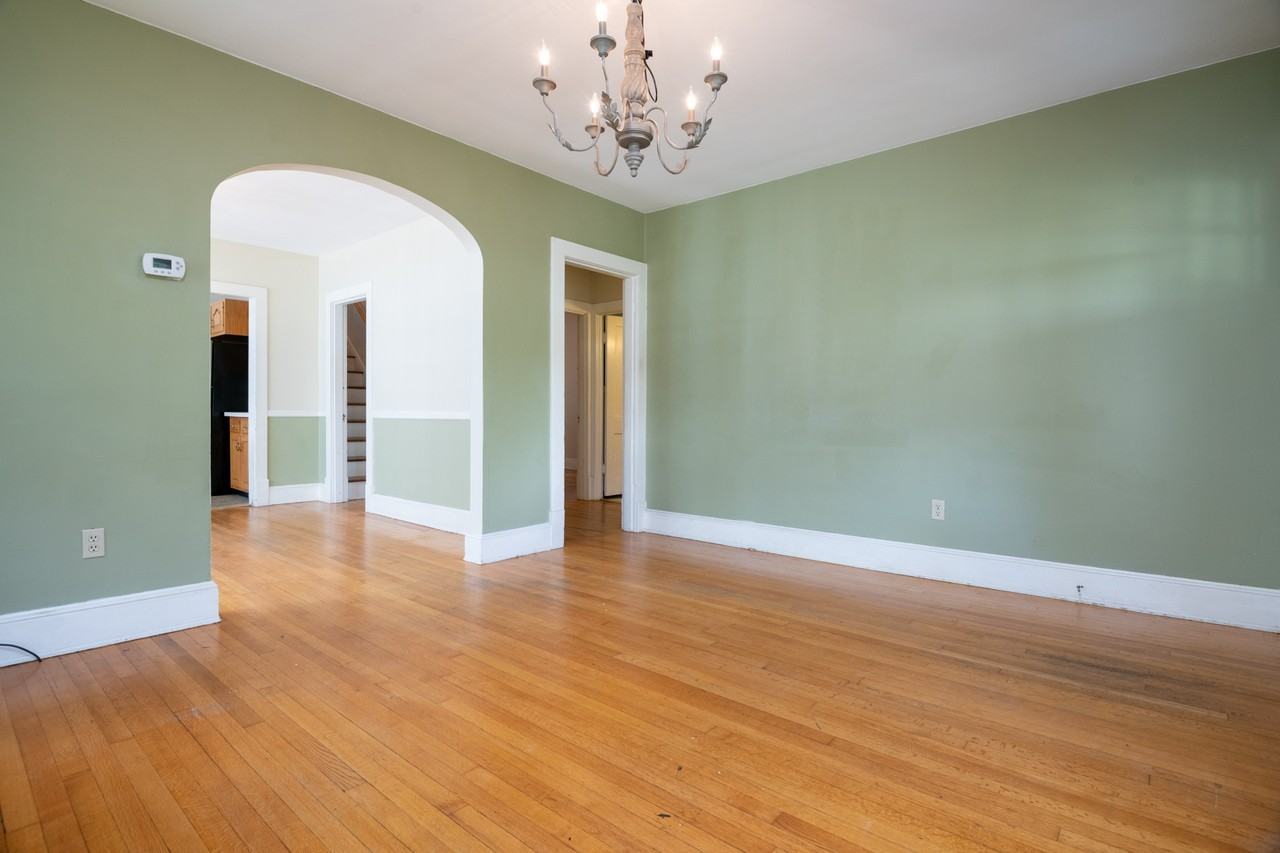 931 N Edgewood St - Photo 2 of 33