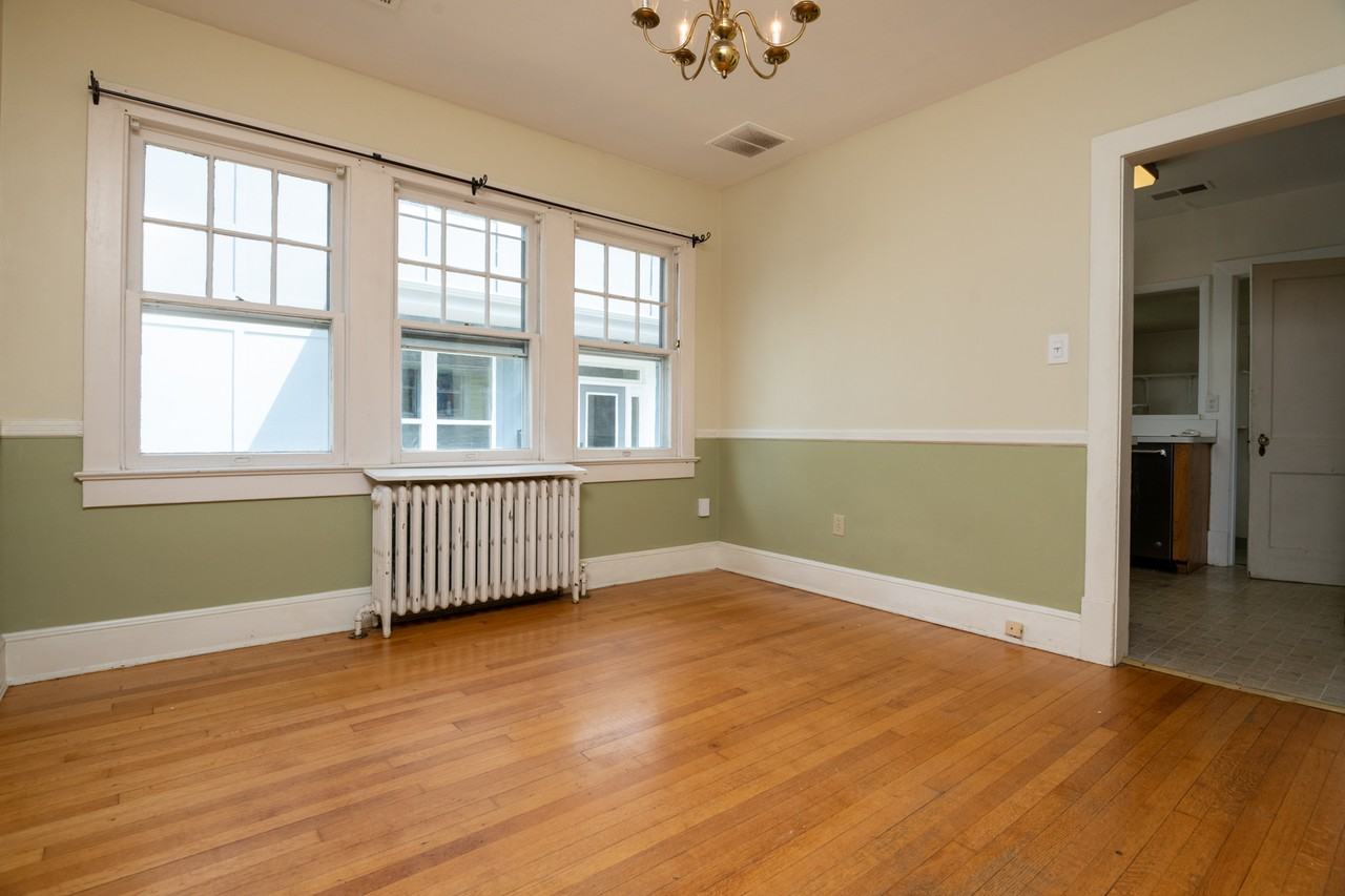 931 N Edgewood St - Photo 6 of 33