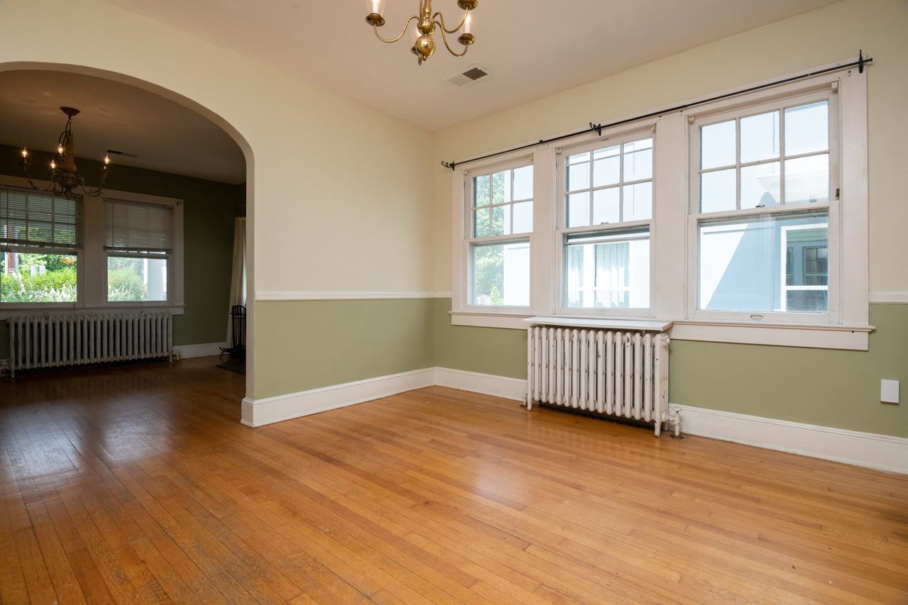 931 N Edgewood St - Photo 7 of 33