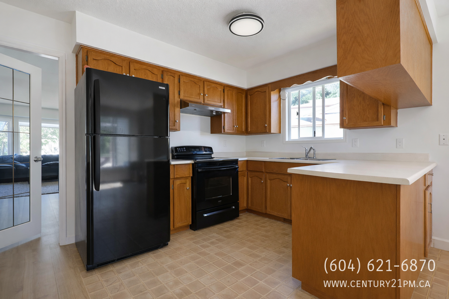 32654 Nootka Close - Photo 7 of 16