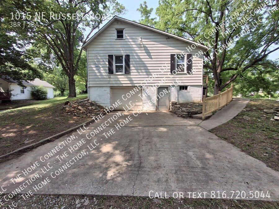 1015 Ne Russell Rd - Photo 2 of 26