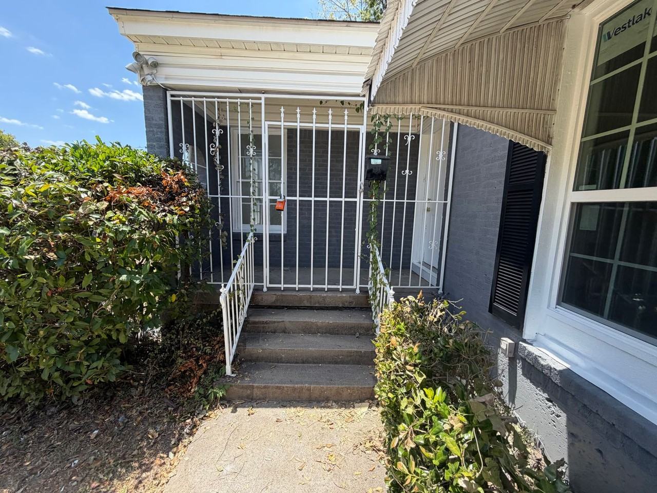 1843 Somerset Ave - Photo 4 of 22
