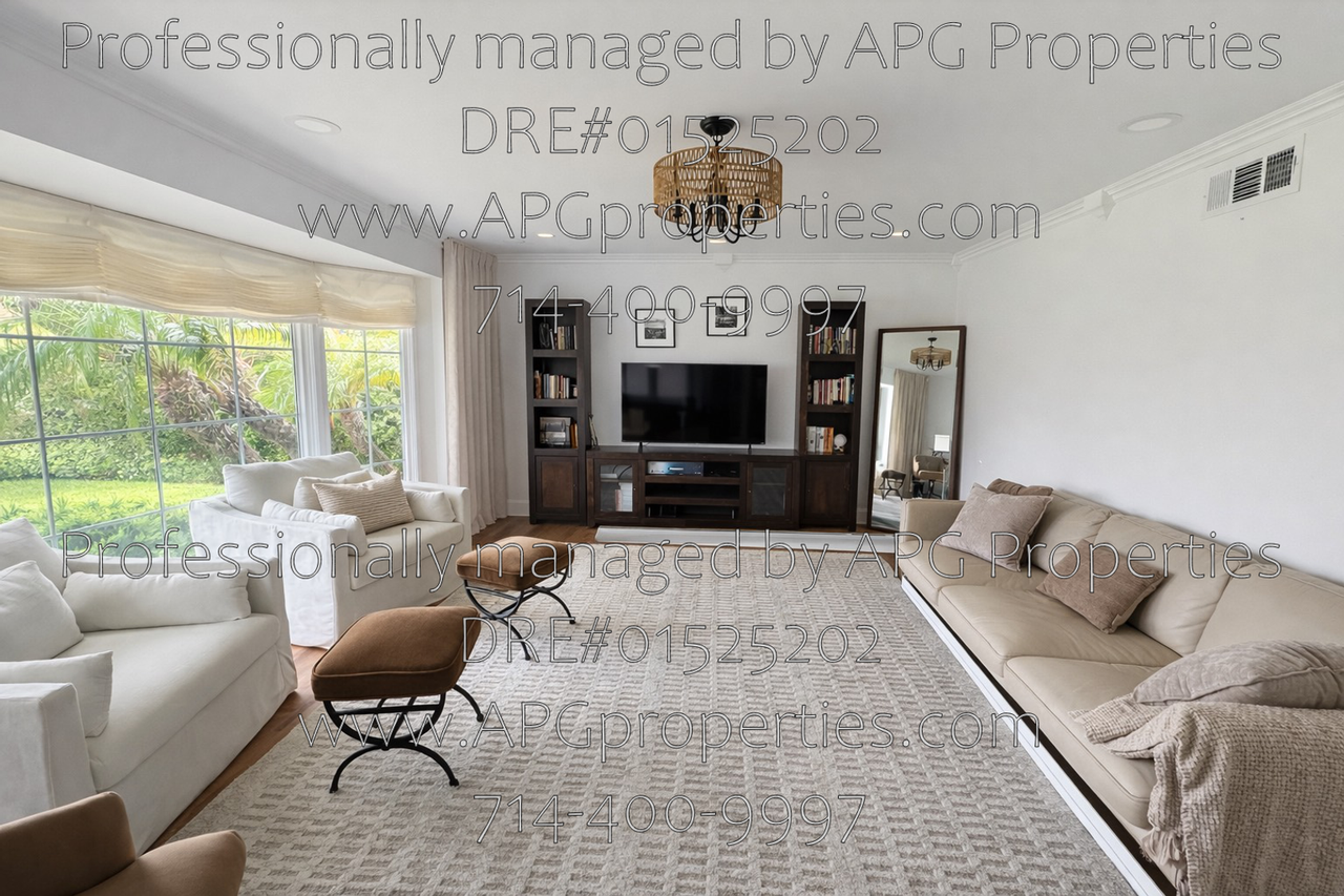 829 N Elmwood St - Photo 5 of 31