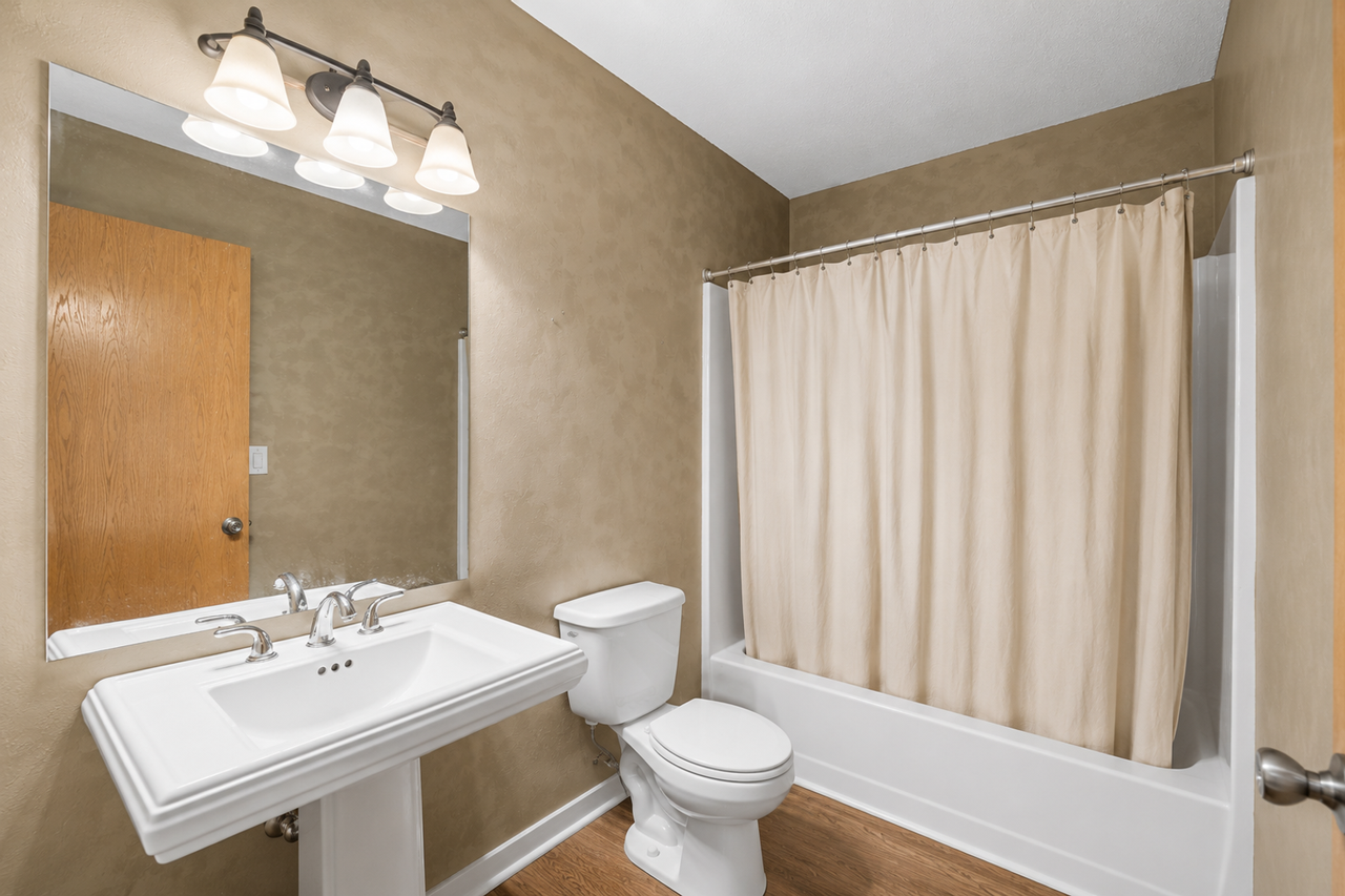 4660 Country Cir - Photo 7 of 14