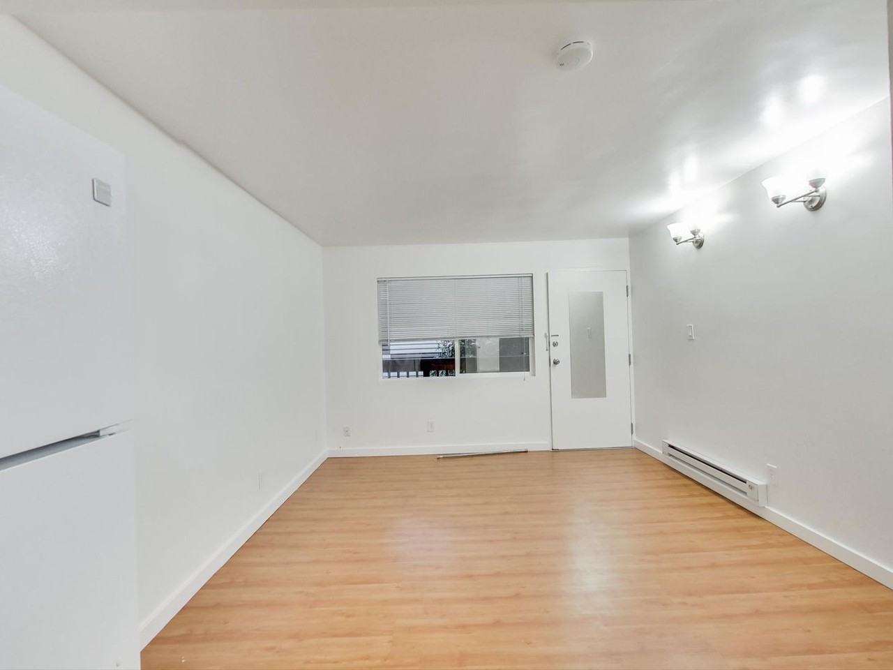 461 24th St - Photo 3 of 14