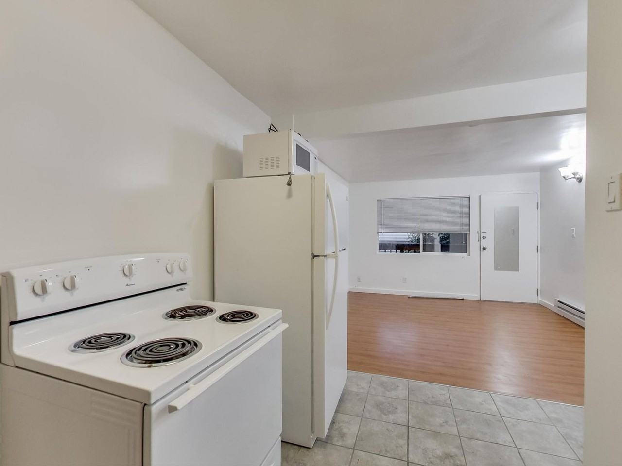 461 24th St - Photo 6 of 14