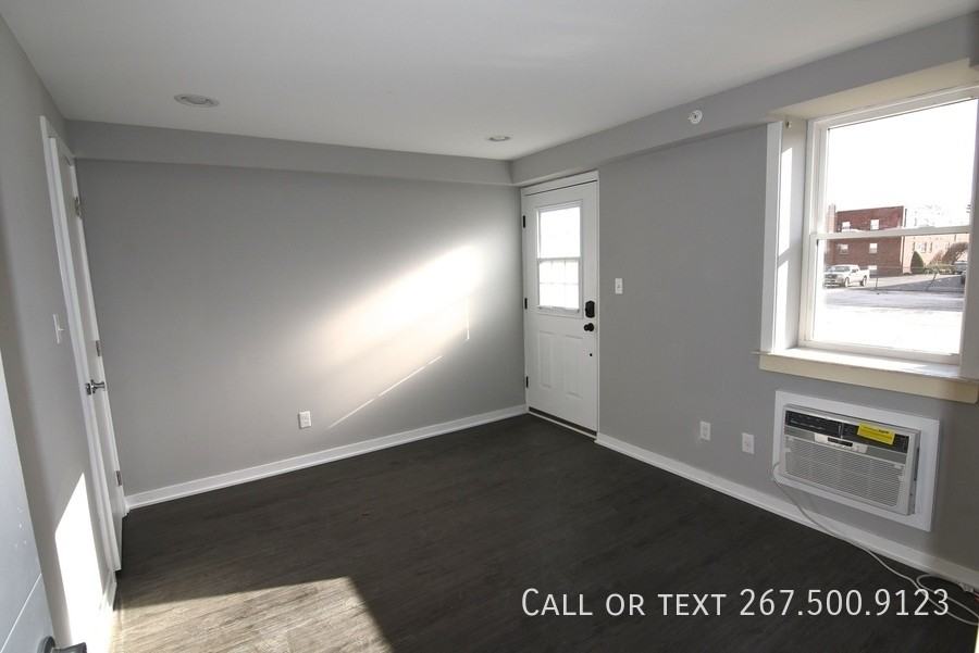 1924 Geary St #6 - Photo 7 of 12