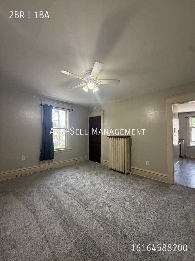 205 Valley Ave Nw #4 - Photo 2 of 7