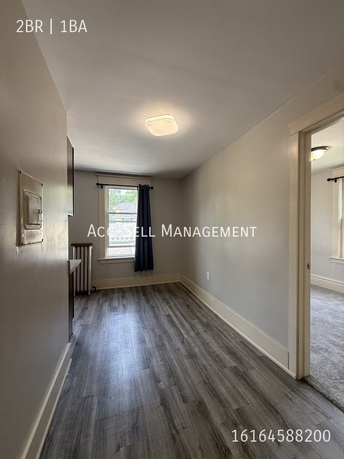 205 Valley Ave Nw #4 - Photo 7 of 7