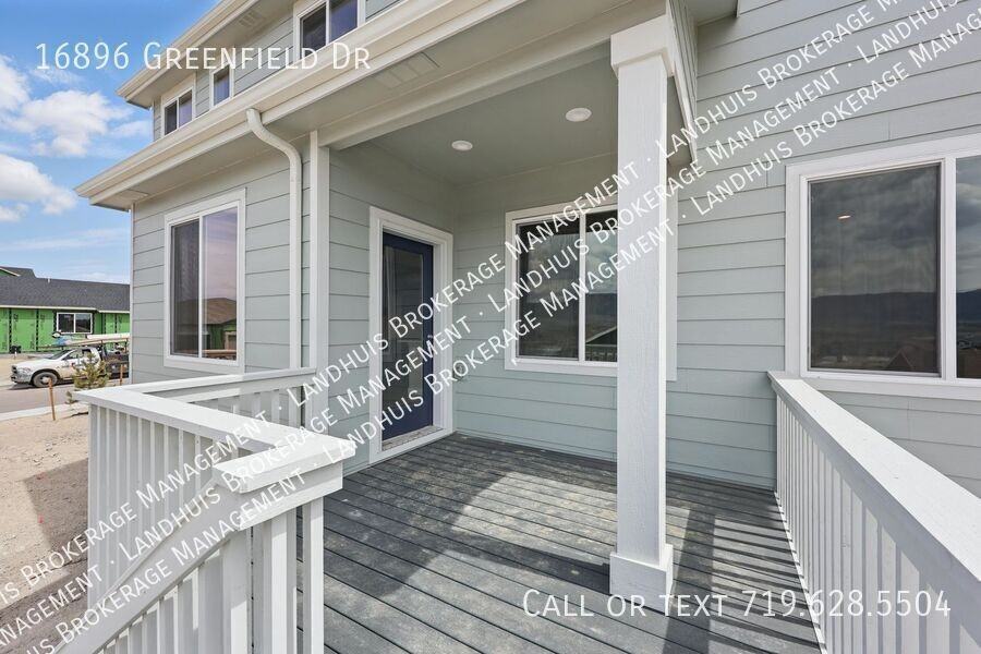 16896 Greenfield Dr - Photo 4 of 29
