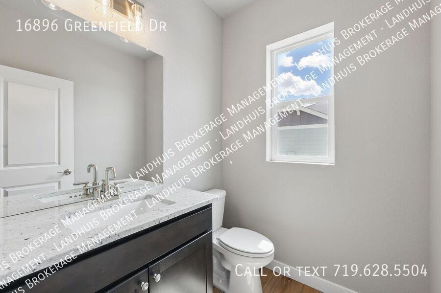 16896 Greenfield Dr - Photo 7 of 29