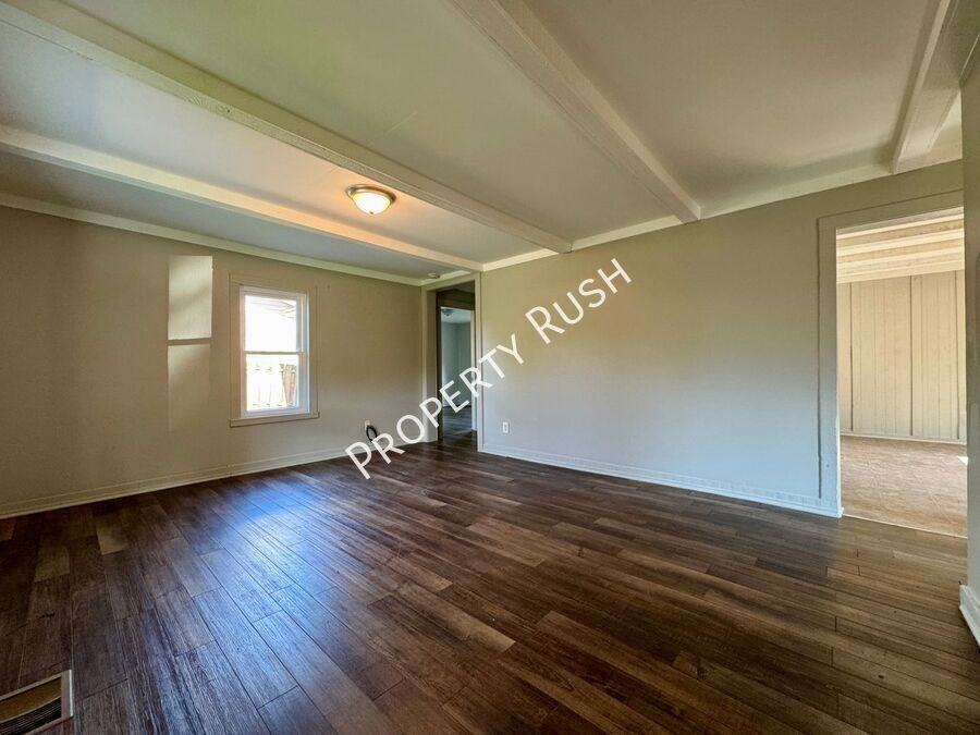 106 Champion Rd - Photo 6 of 26