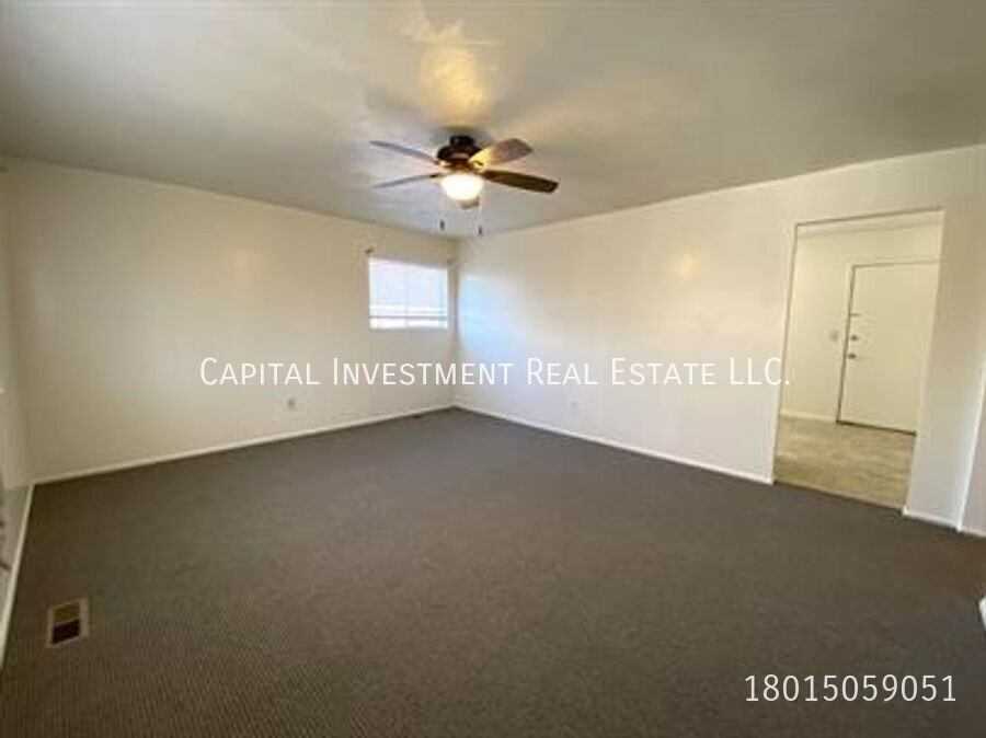 1126 E Crandall Ave #B - Photo 3 of 13