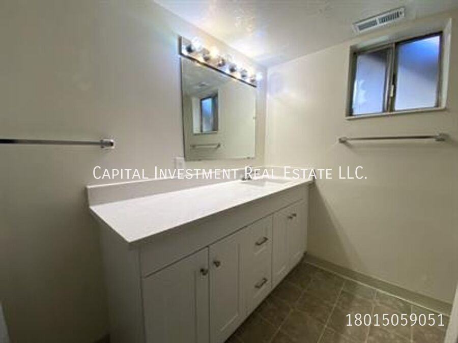 1126 E Crandall Ave #B - Photo 6 of 13