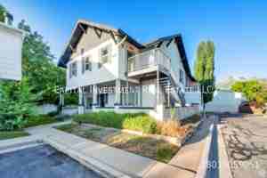 featured image of 1309 E Hidden Creek Ct #A