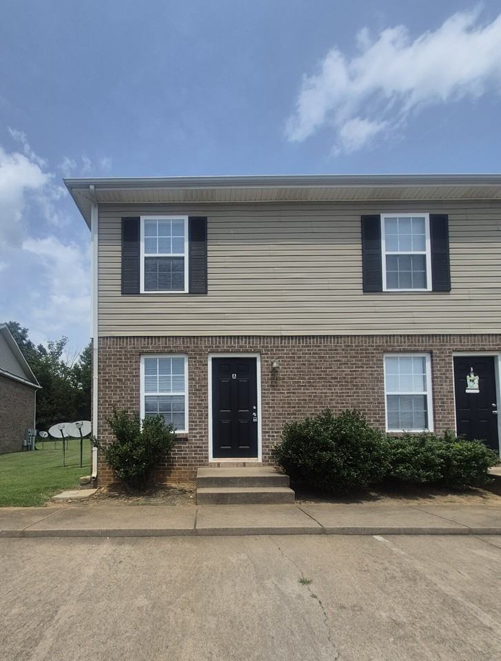 805 Oak Arbor Ct Apt A - Photo 2 of 14