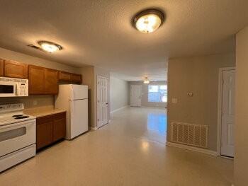 9065 Pembroke Oak Grove Rd #2A - Photo 5 of 17