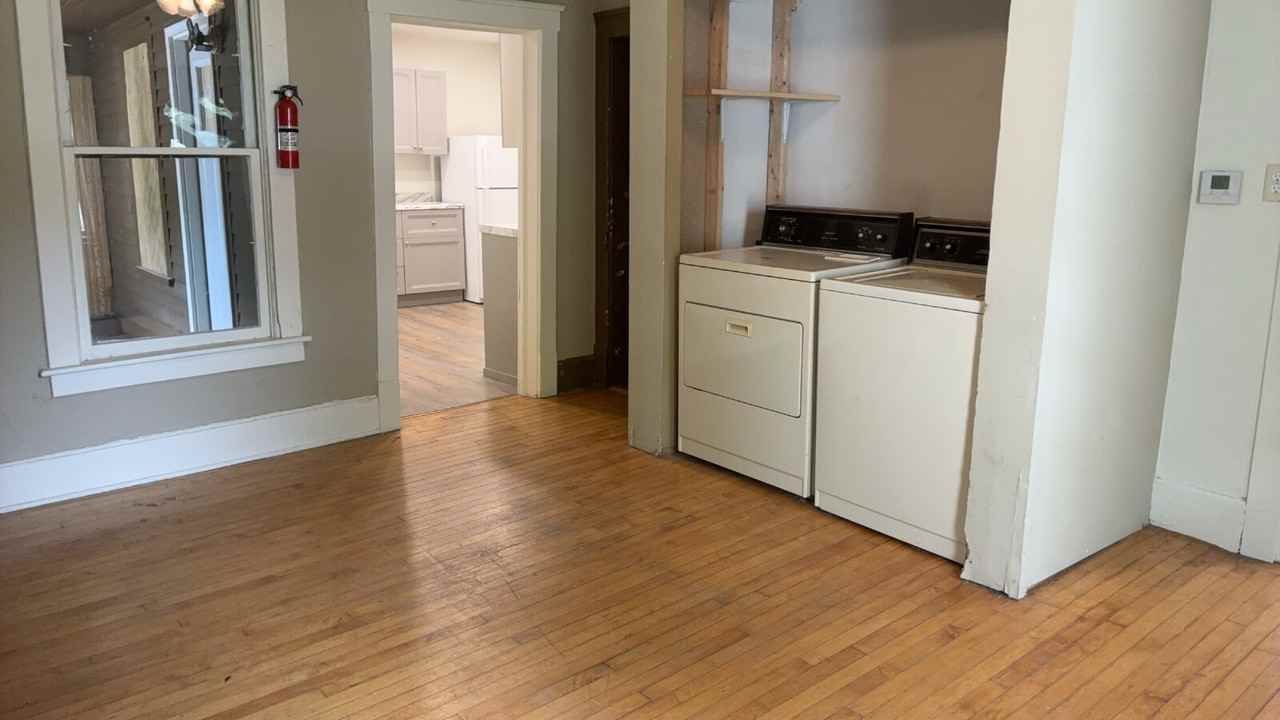 424 6th Ave - Photo 7 of 18