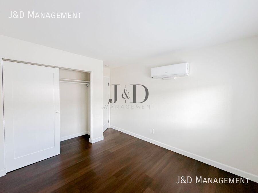 725 E 22nd St - Photo 6 of 12