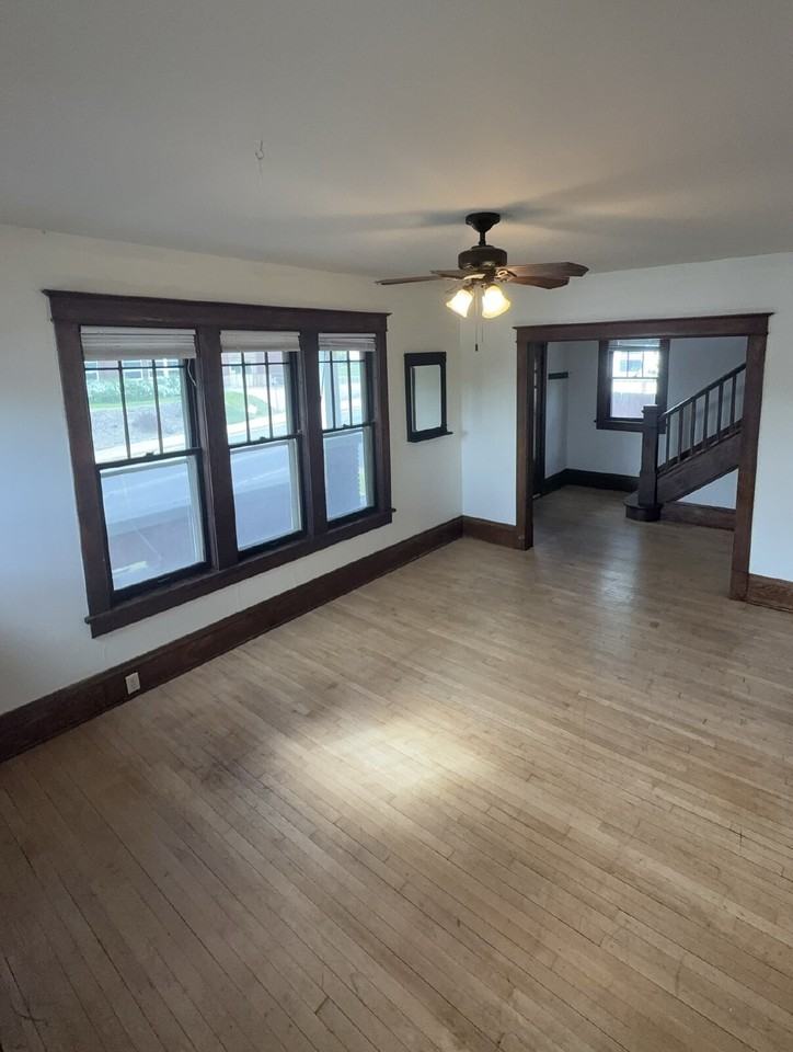 511 Main St - Photo 3 of 25