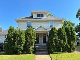 featured image of 446 Lake St