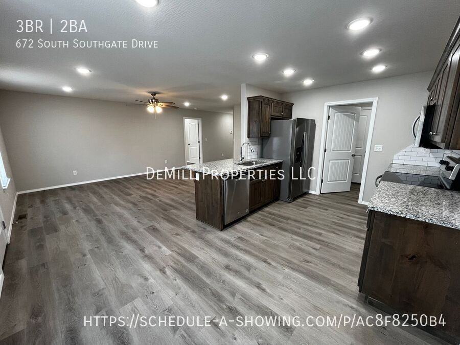 672 S Southgate Dr - Photo 5 of 27