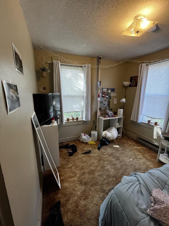 516 1/2 Hudson St - Photo 7 of 13