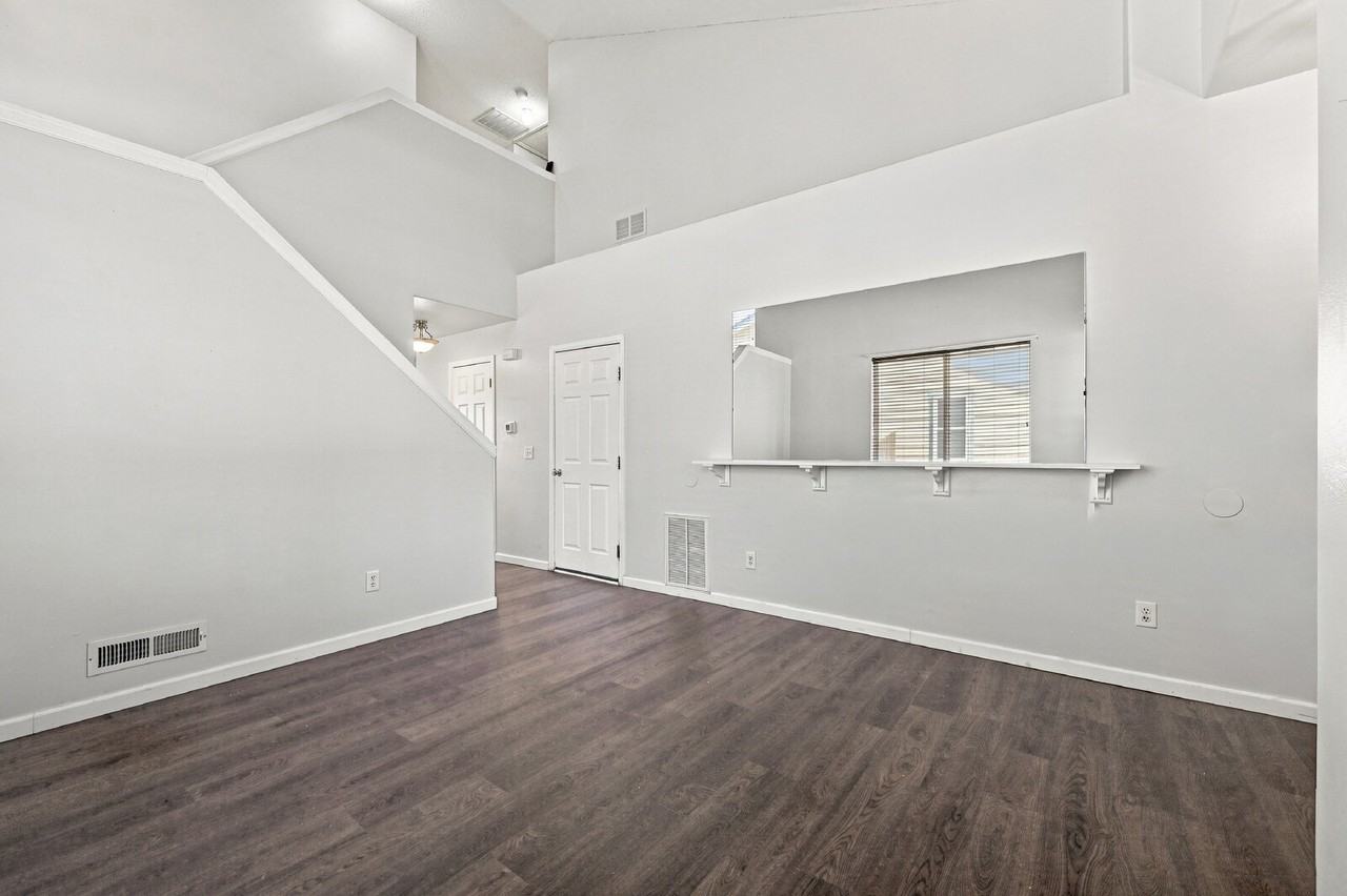 9468 Pony Gulch Way - Photo 4 of 36