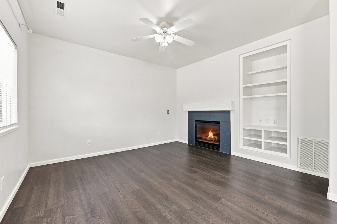 9468 Pony Gulch Way - Photo 6 of 36
