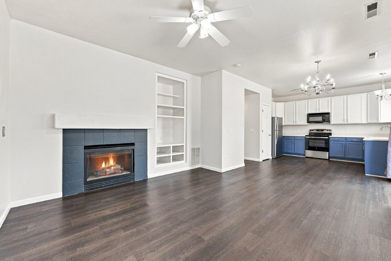9468 Pony Gulch Way - Photo 7 of 36