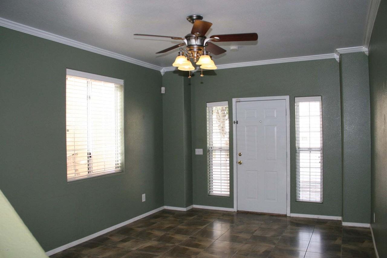 1013 W Westchester Ave - Photo 3 of 34