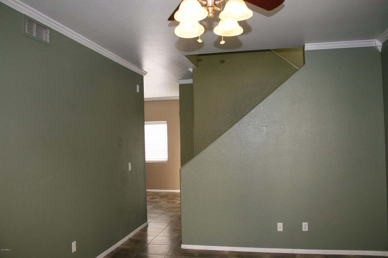 1013 W Westchester Ave - Photo 4 of 34
