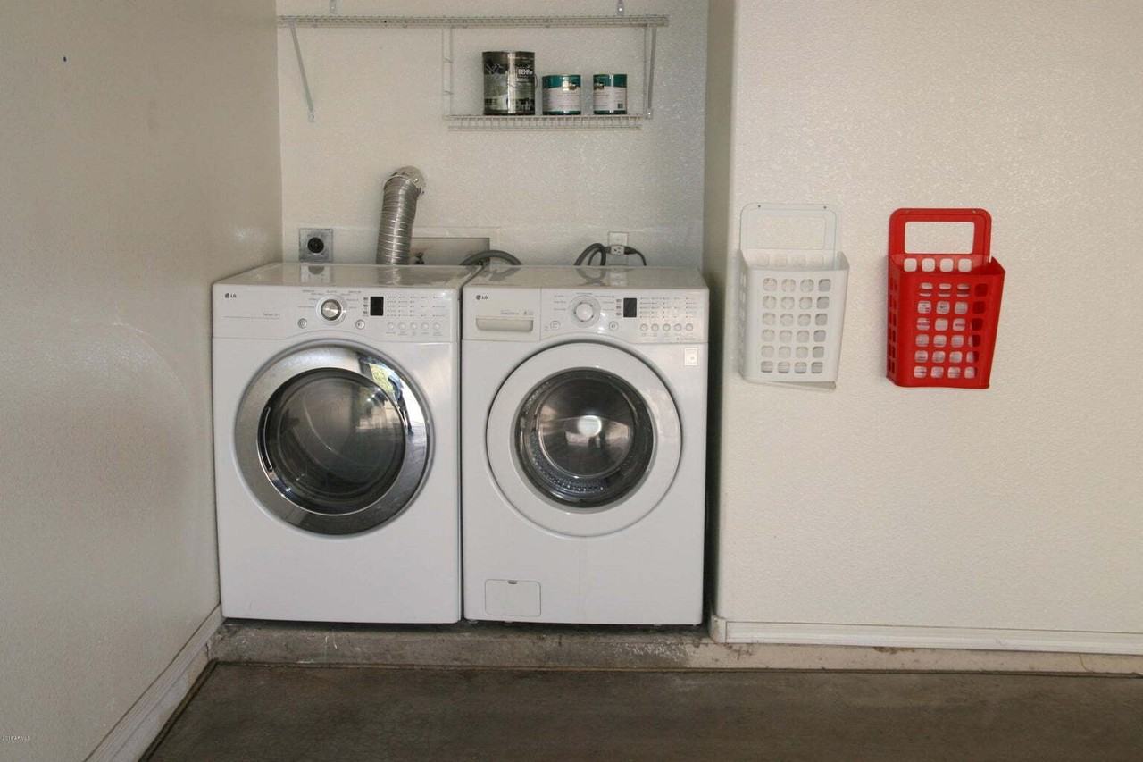 1013 W Westchester Ave - Photo 7 of 34