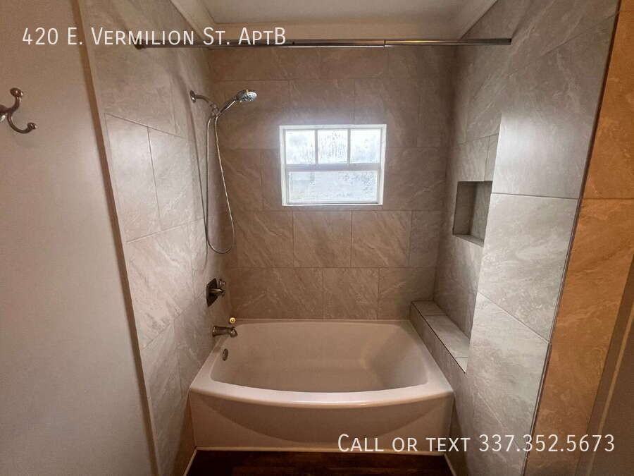420 E Vermilion St - Photo 5 of 12