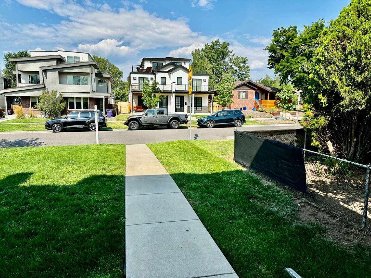 2142 Julian St - Photo 4 of 25