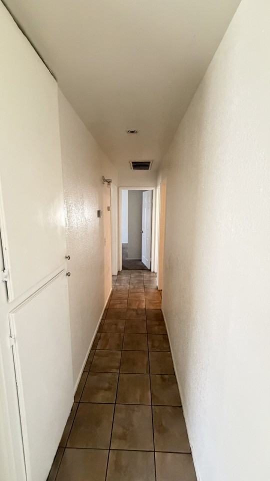 1316 E California Ave #B - Photo 3 of 8