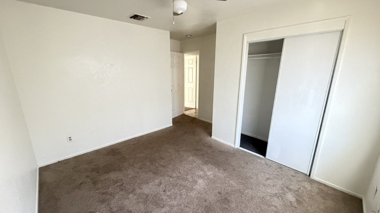 1316 E California Ave #B - Photo 7 of 8