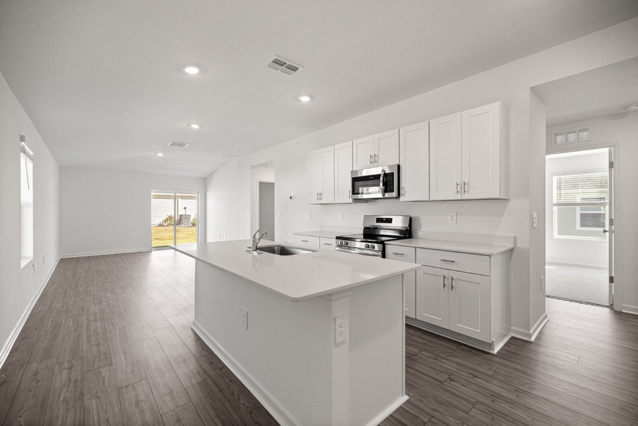 3155 Ne 38th St - Photo 2 of 20