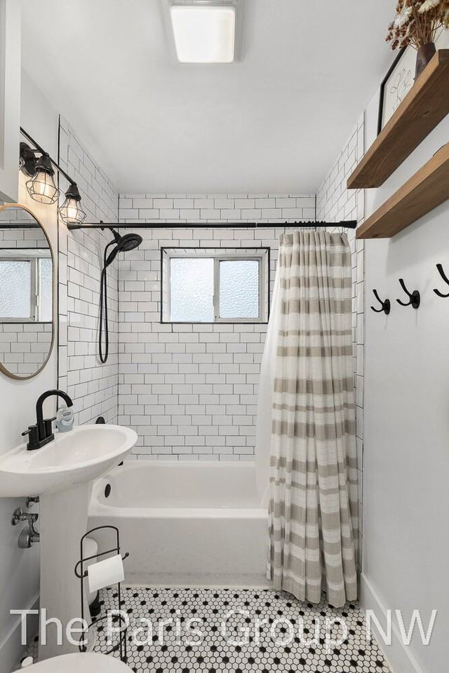 2303 Ne 7th St - Photo 2 of 27